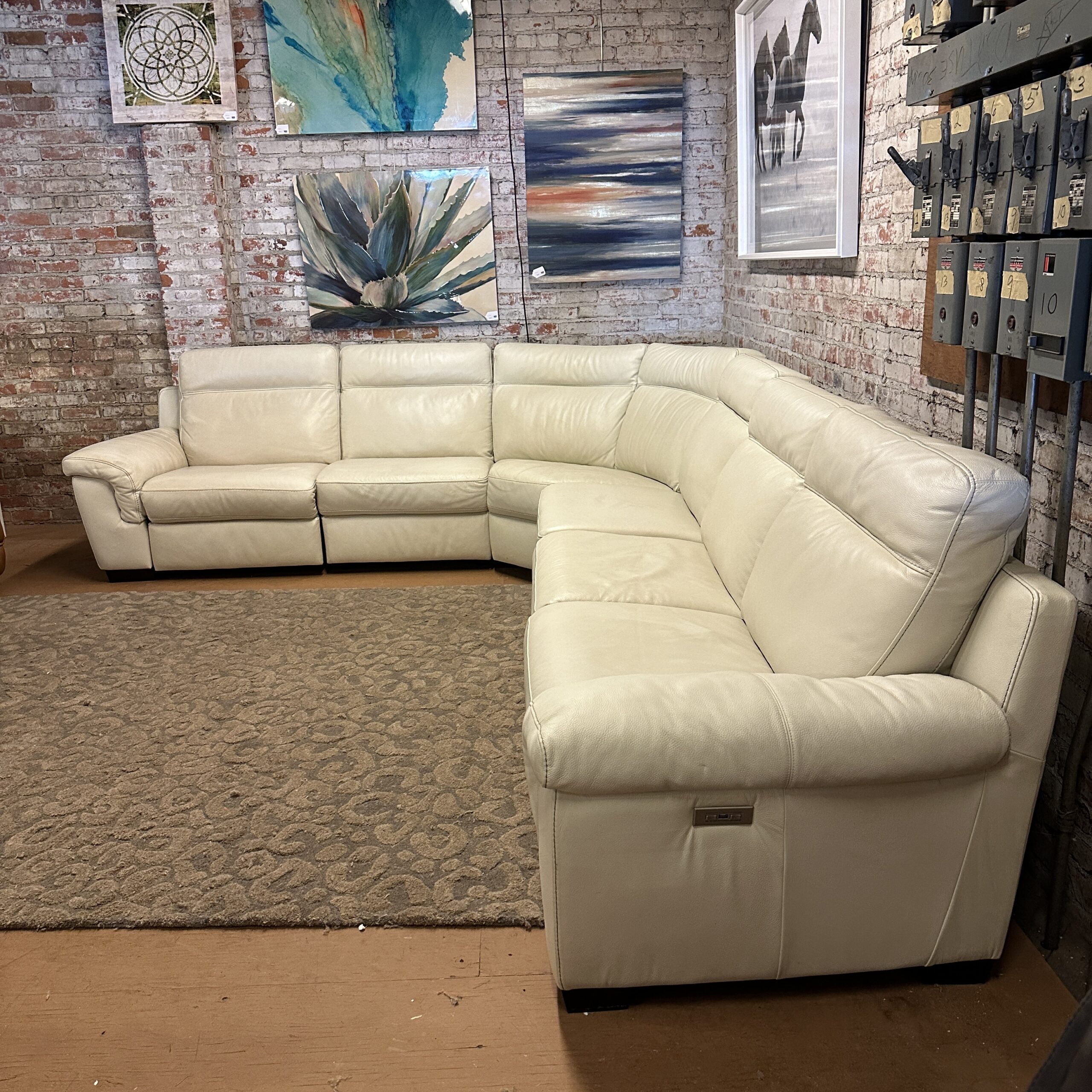 White Leather Power Recliner Sectional 9a Everett Consignment   Img 3948 Scaled 