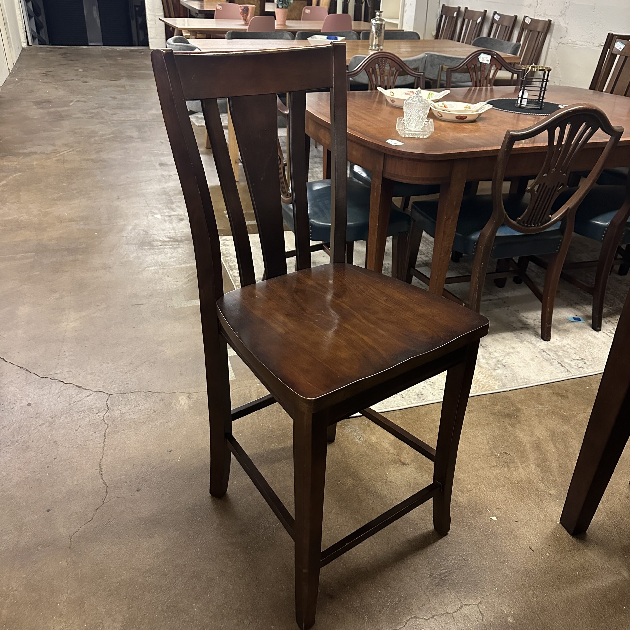 Basset Dining Chair Set x8 – Everett Consignment