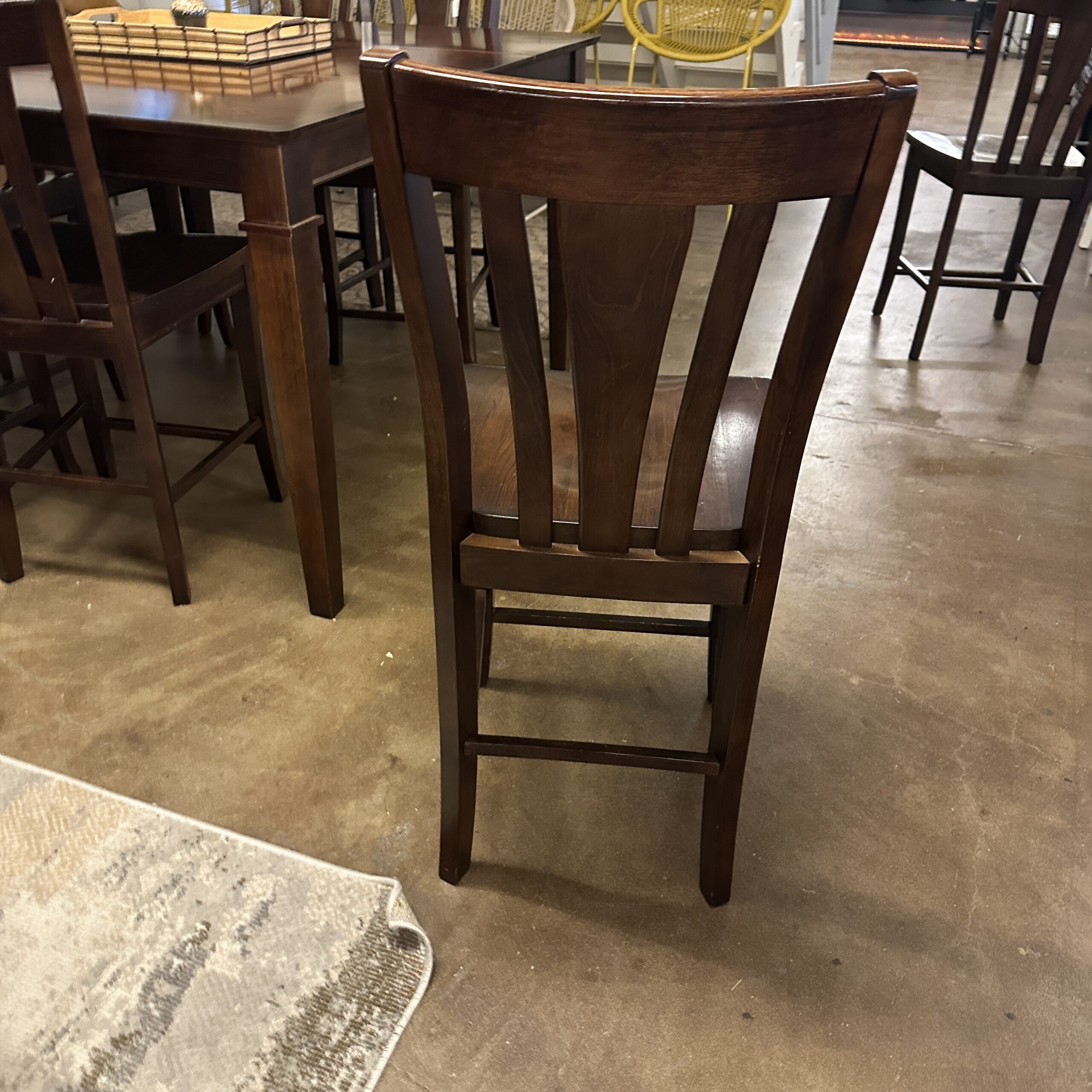 Basset Dining Chair Set x8 – Everett Consignment