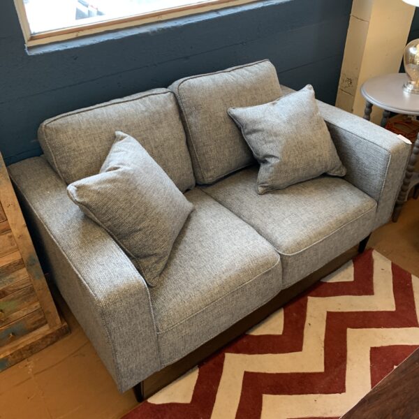 dove mc sofa